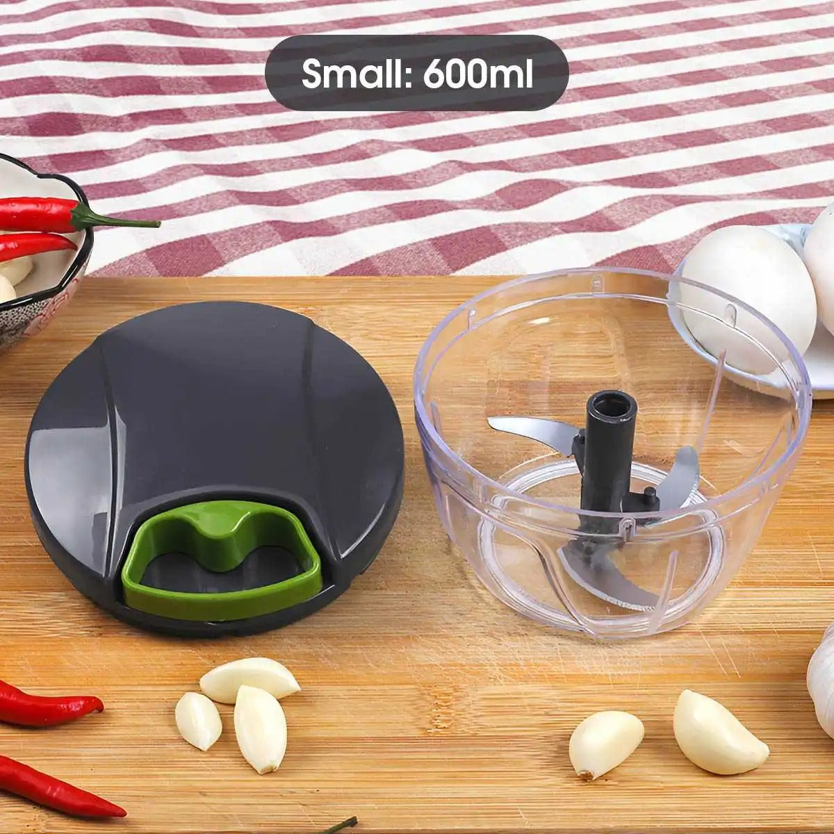 Manual chopper available in 600ml and 1000ml capacity sizes